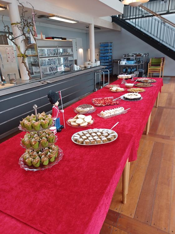 sønderjysk kagebord i cafeen på Tolleruphøjs 57-års fødselsdag