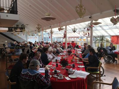 julefrokost med beboere og ansatte i cafeen 2018