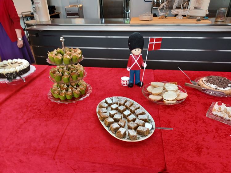 sønderjysk kagebord i cafeen på Tolleruphøjs 57-års fødselsdag