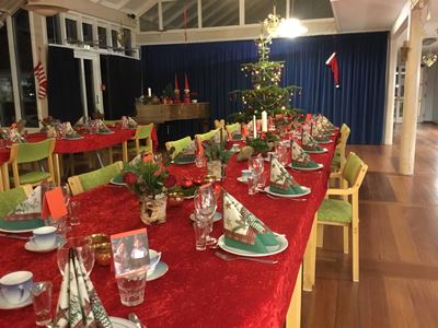 bordet er pyntet til juleaften i cafeen Tolleruphøj, 2019